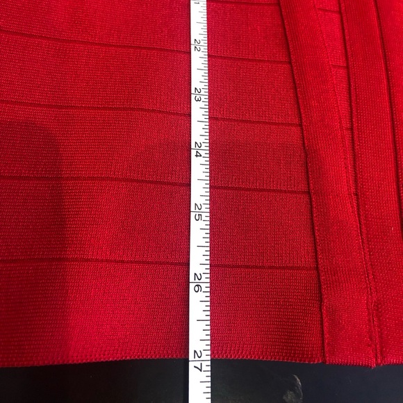 RED BANDAGE BEBE DRESS SIZED MEDIUM - Picture 6 of 7